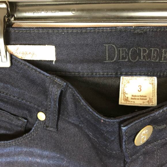 Decree Dark Wash Low Rise Jeans Juniors 3 - Picture 3 of 4